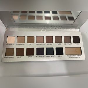 It cosmetics - naturally pretty celebration palette